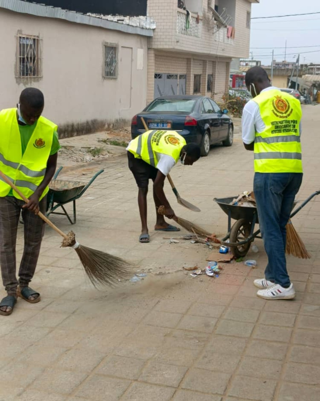 WILLIAM COUNTRY BUTANHUA IN GREEN CHANGING